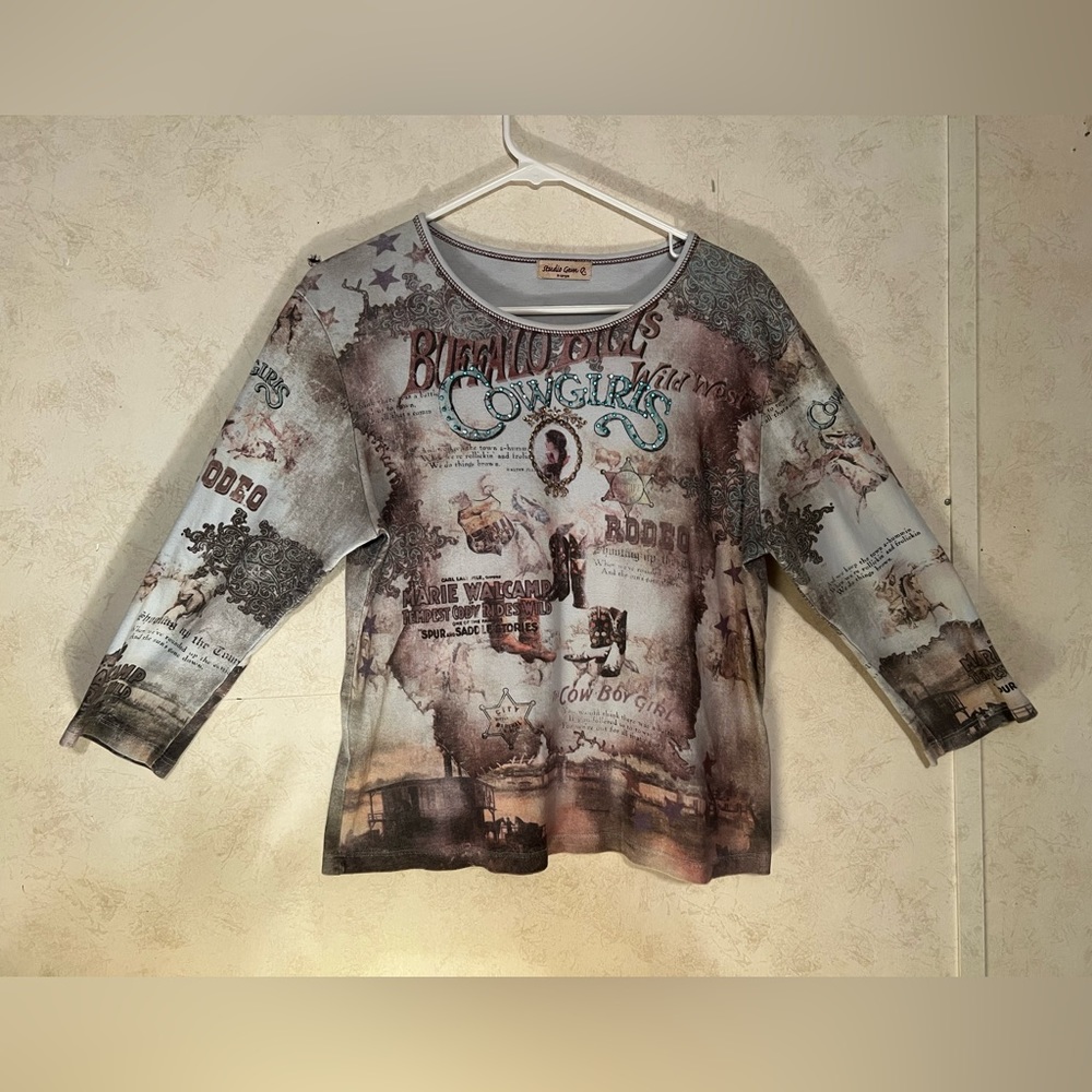 Studio Gem Top: size; X-Large